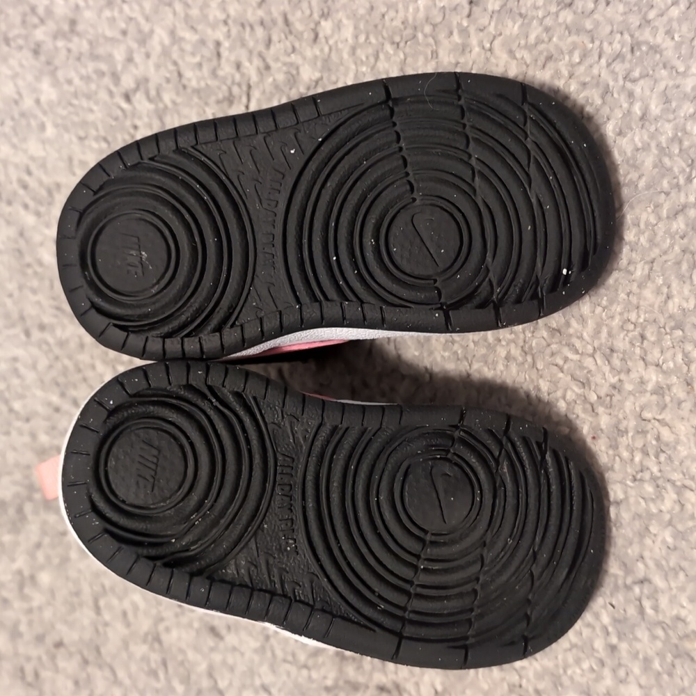 Nike Kids Black and Pink Sneakers - Picture 12 of 12